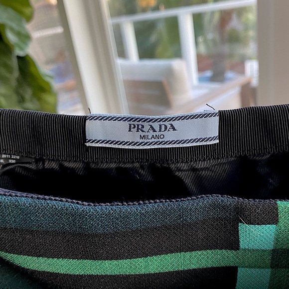 Prada block color a-line skirt. - Picture 2 of 7